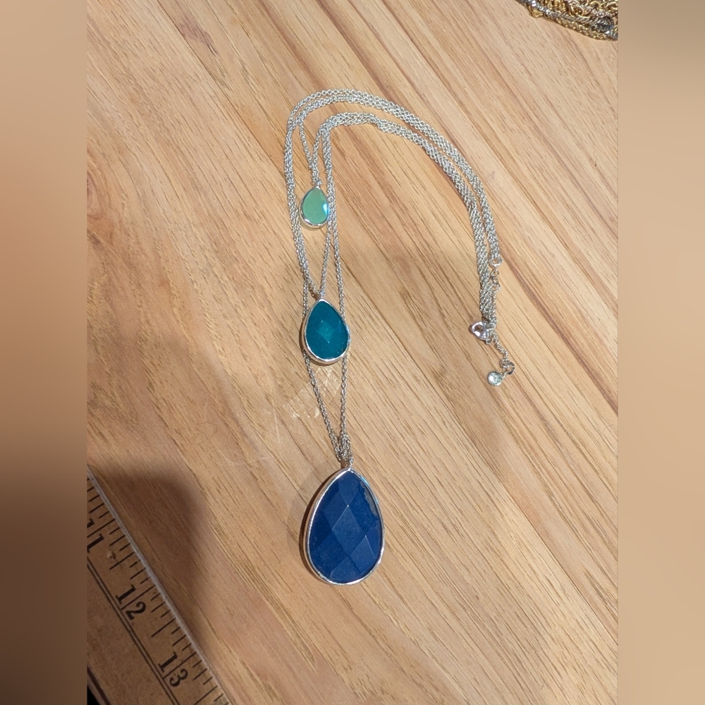Elegant Blue and Green Pendant Necklace
